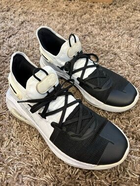 Size Men’s 9 Under ArmourCurry 6 'Working on Excellence' basketball